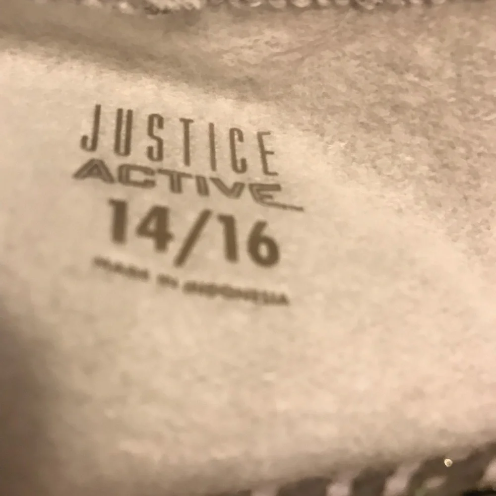 Justice girl’s grey hoodie size 14/16. NWT